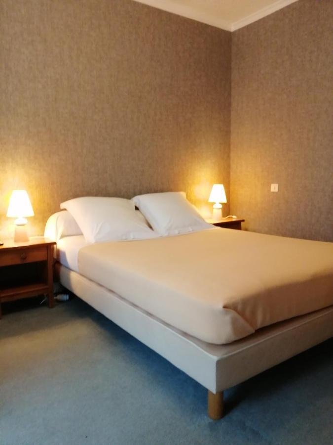 Le Casse Noisettes Hotel Gourin Buitenkant foto