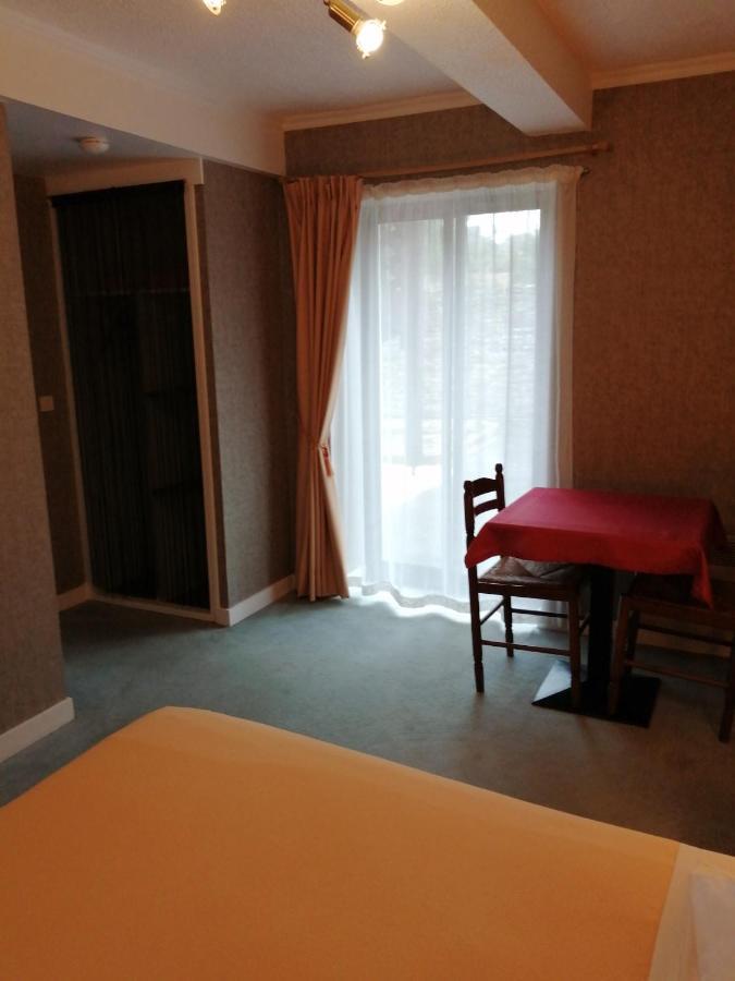 Le Casse Noisettes Hotel Gourin Buitenkant foto