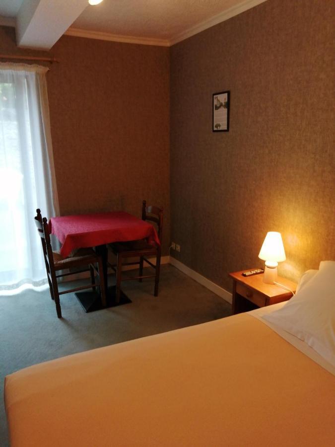 Le Casse Noisettes Hotel Gourin Buitenkant foto