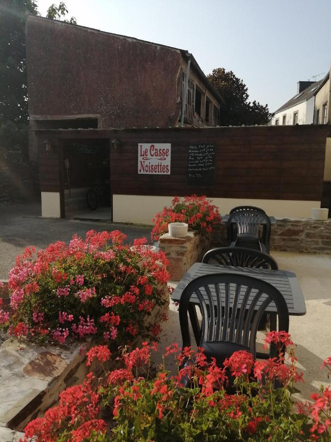 Le Casse Noisettes Hotel Gourin Buitenkant foto